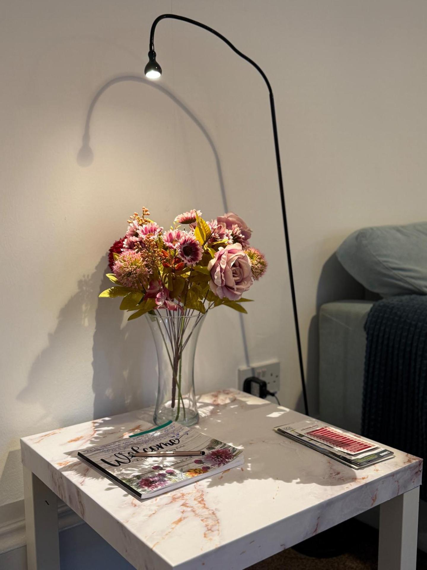 2 Bed Flat - Street Parking