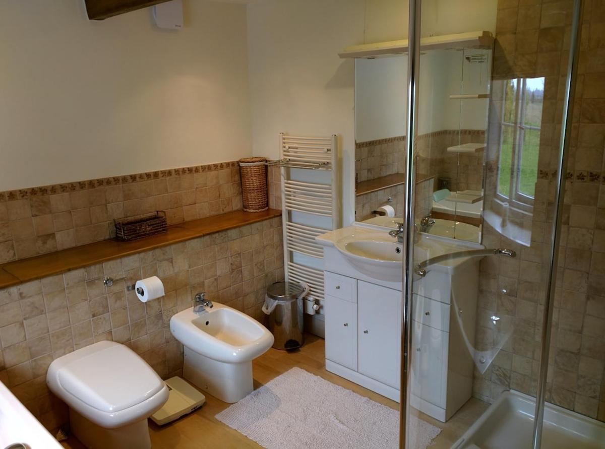 Beautiful Cotswold Farmhouse set in 50 acres