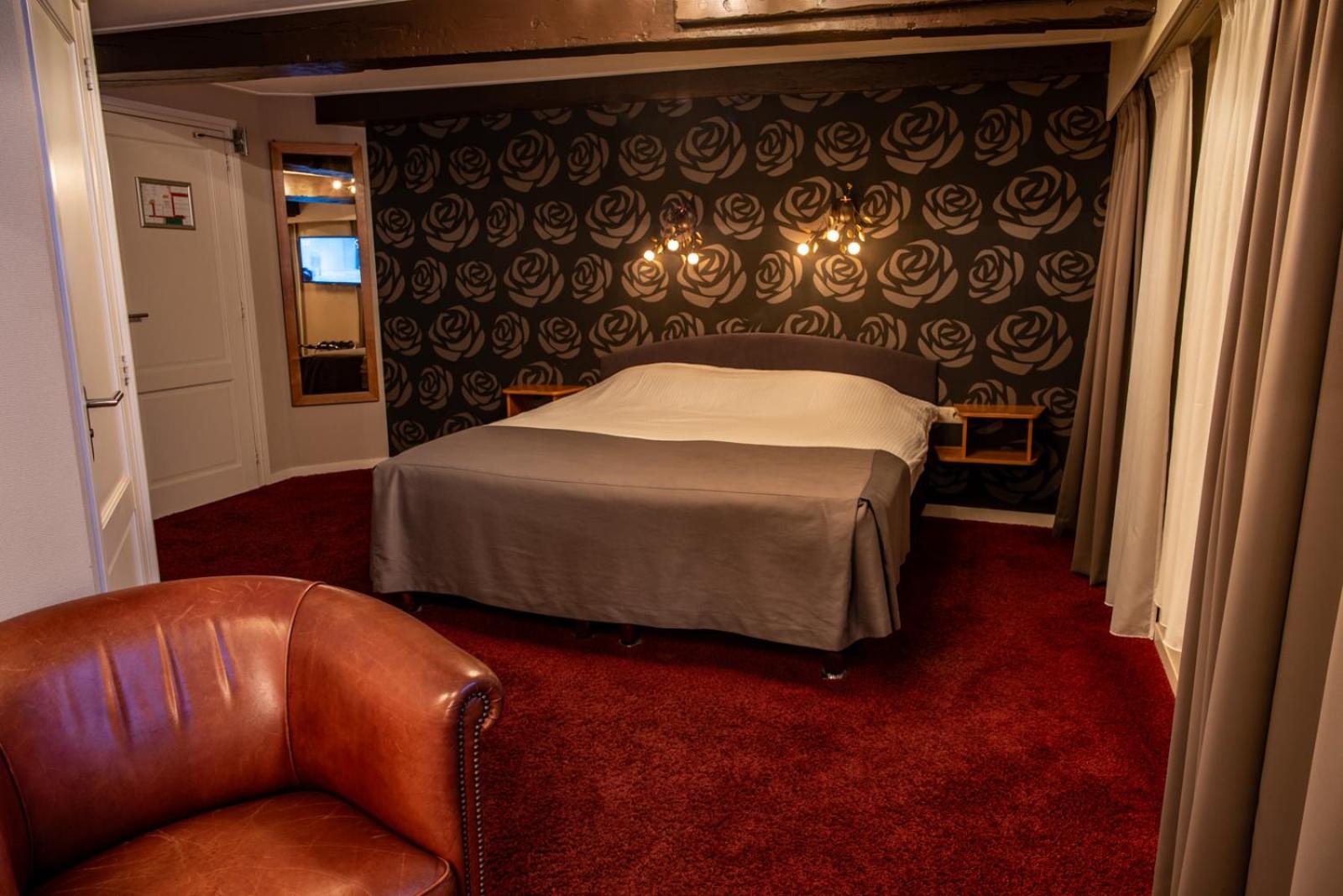 Junior Suite with Harbor View