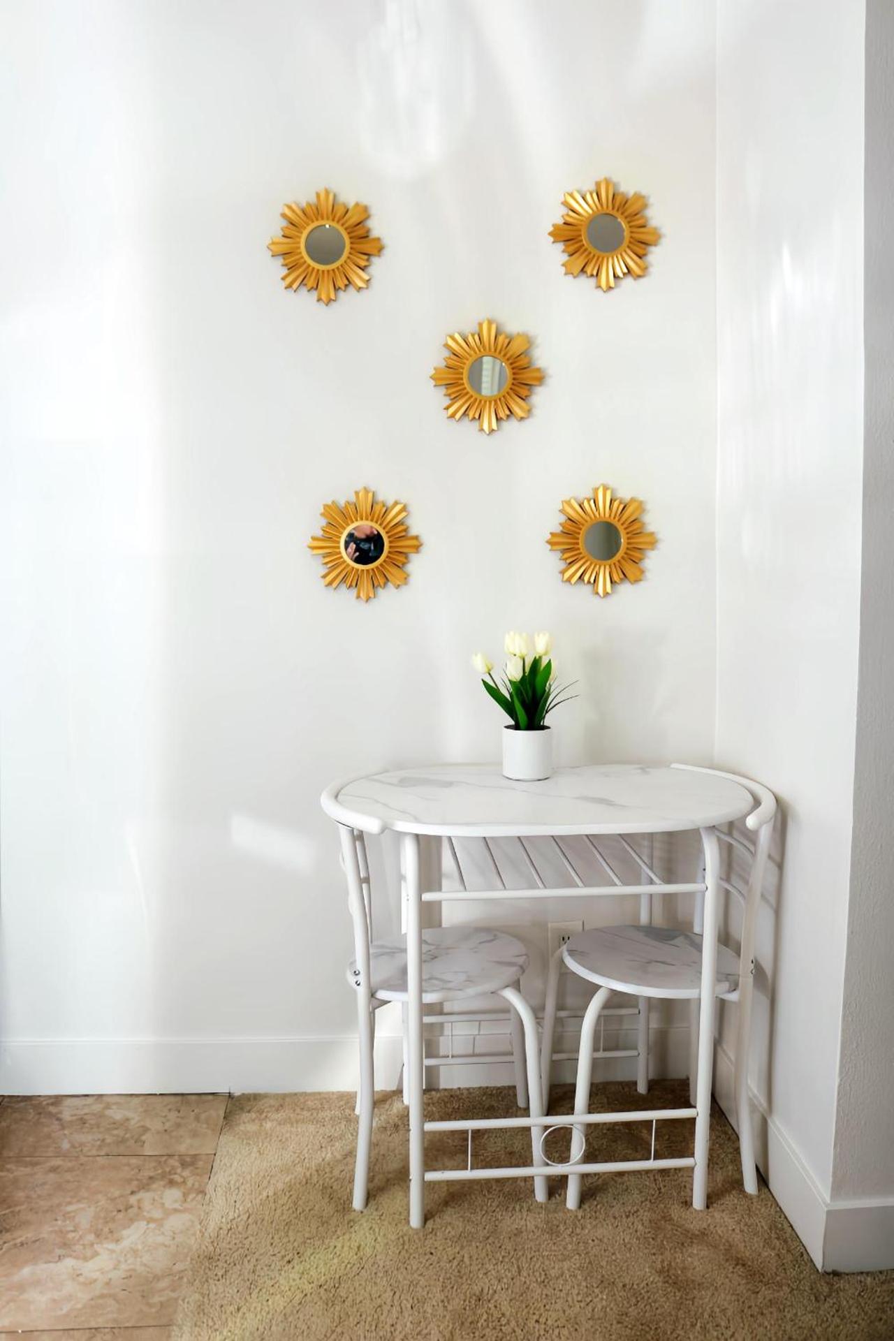 Studio Luxury Marina del Rey with parking gym pool