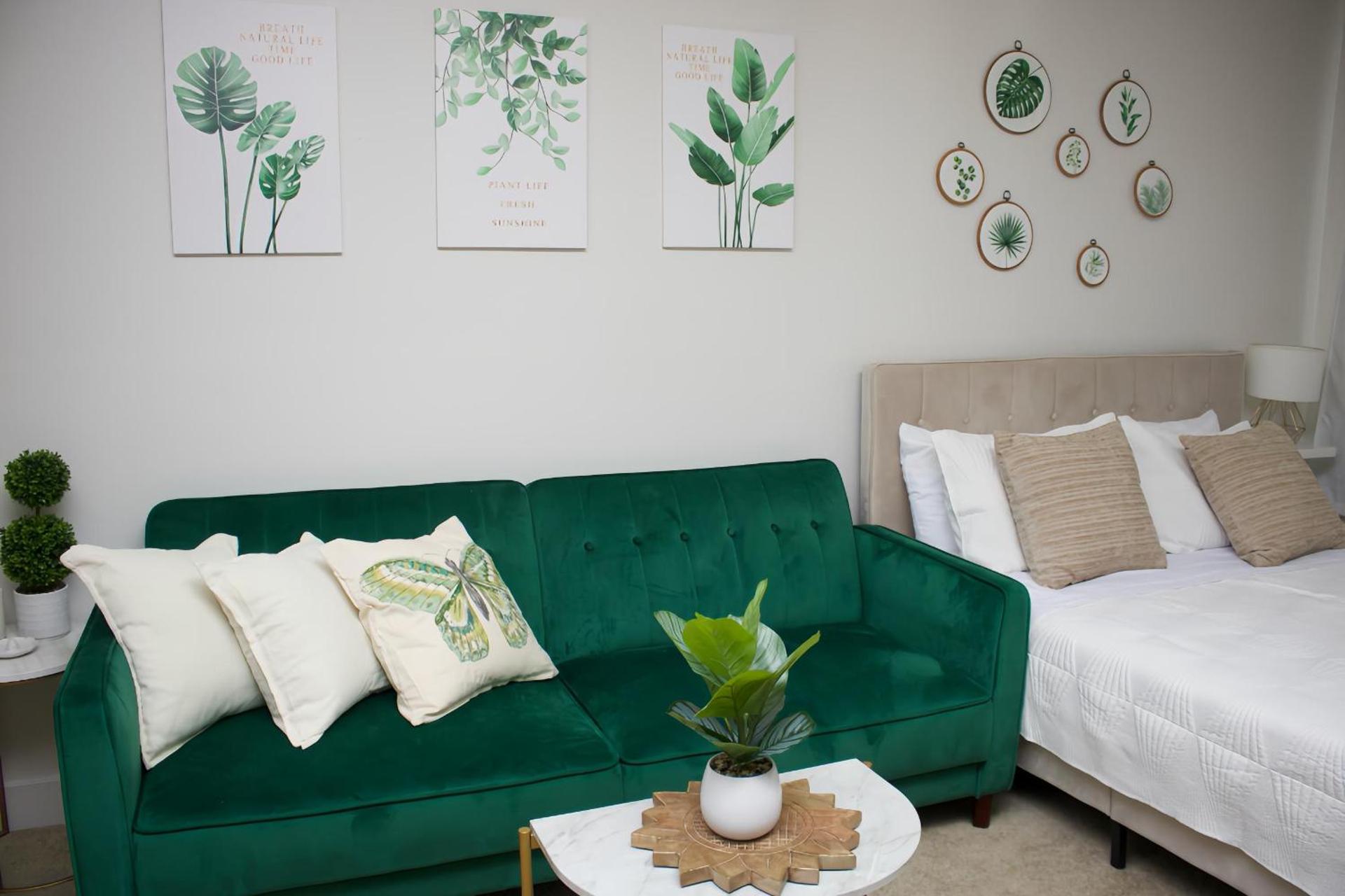 Studio Luxury Marina del Rey with parking gym pool