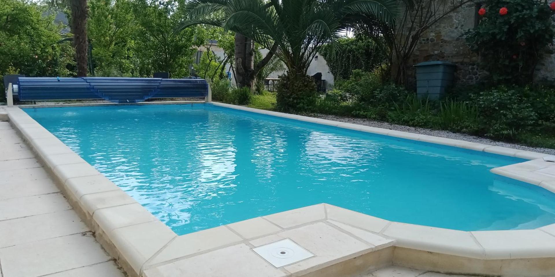 Gite de 6 à 14 pers avec Piscine-Jacuzzi- Salle des fêtes