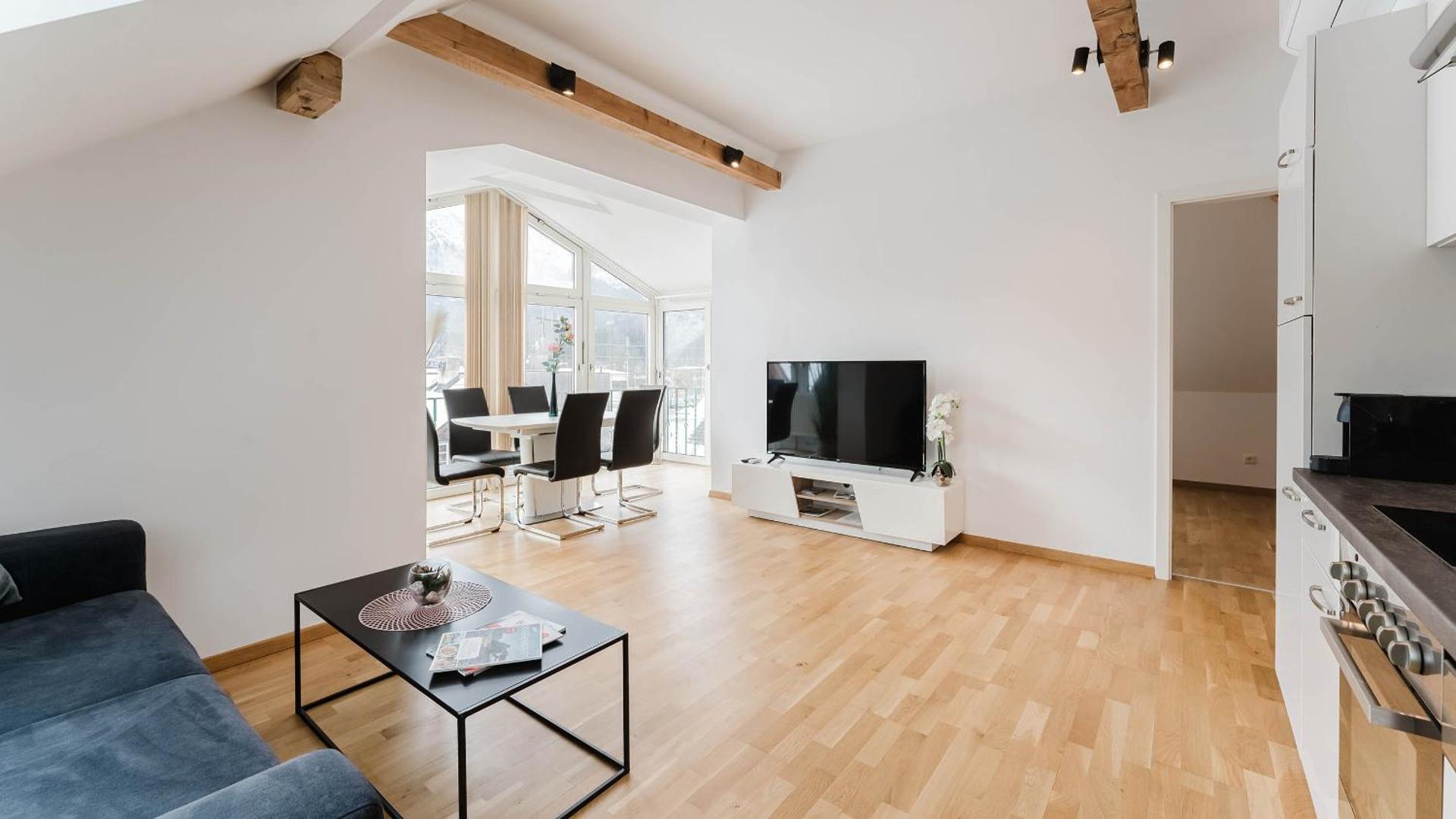 Communal lounge/ TV room