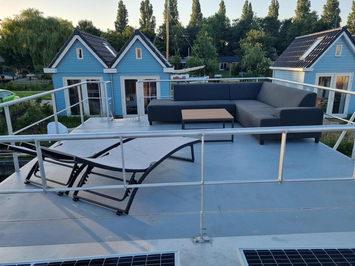 Exclusive houseboat experience