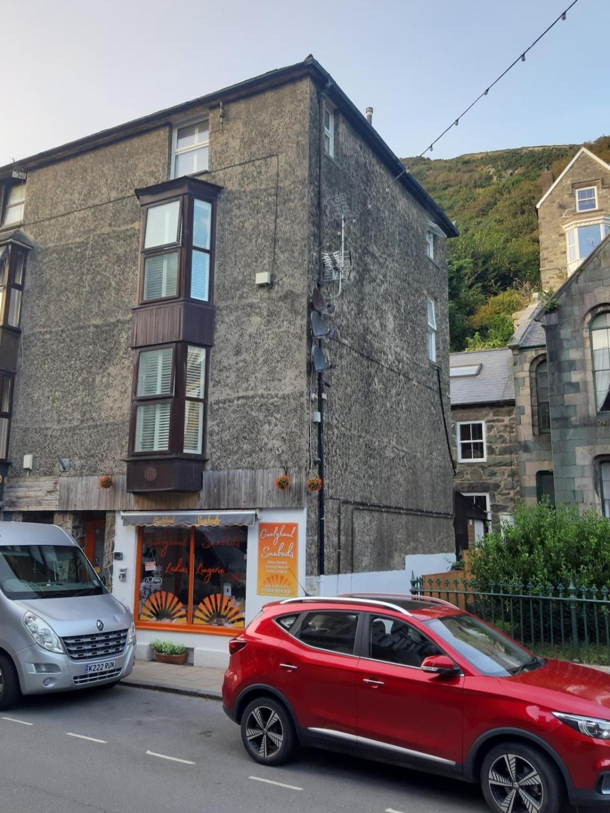 Barmouth High Street Family Apartment