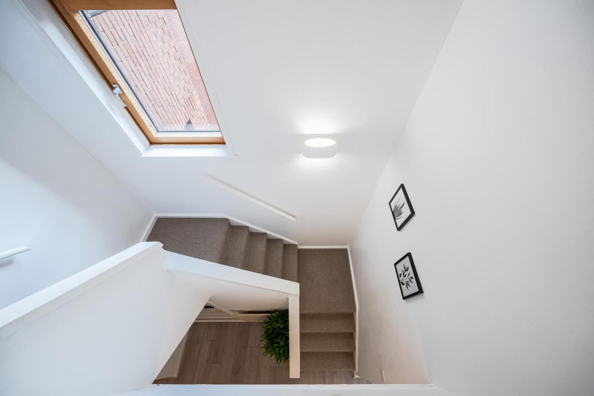 3 Bed Luxury Property in Chelsea, 2 King Size Bed, 1 Double Bed, ideal for families