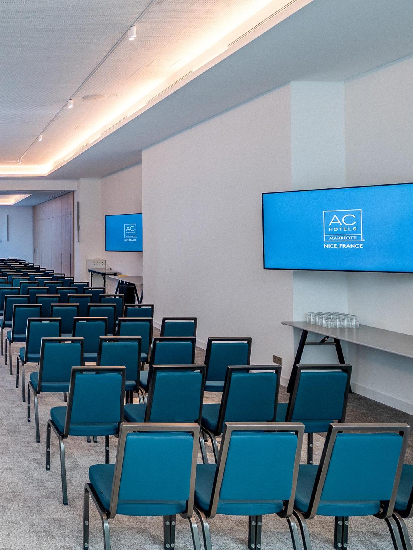 Meeting/conference room