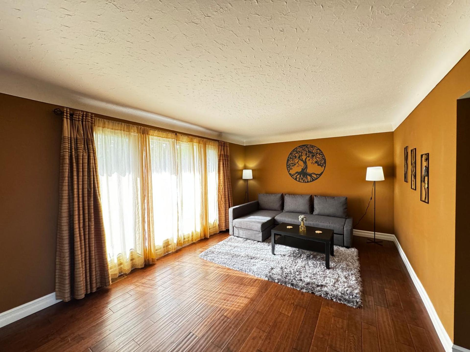 Room in Sudbury - request parking before booking