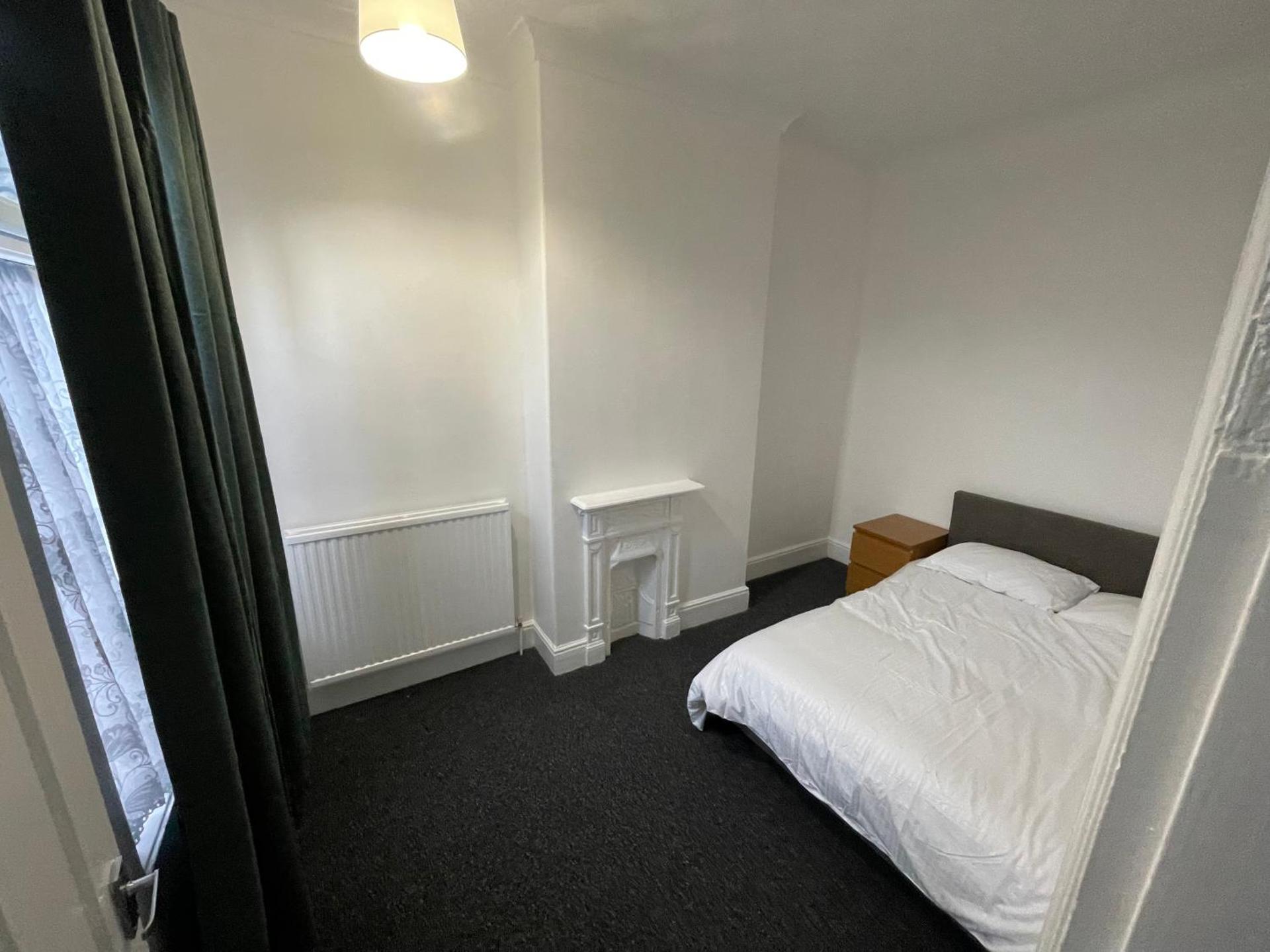 Cosy 2 Bed Home, Ideal Location