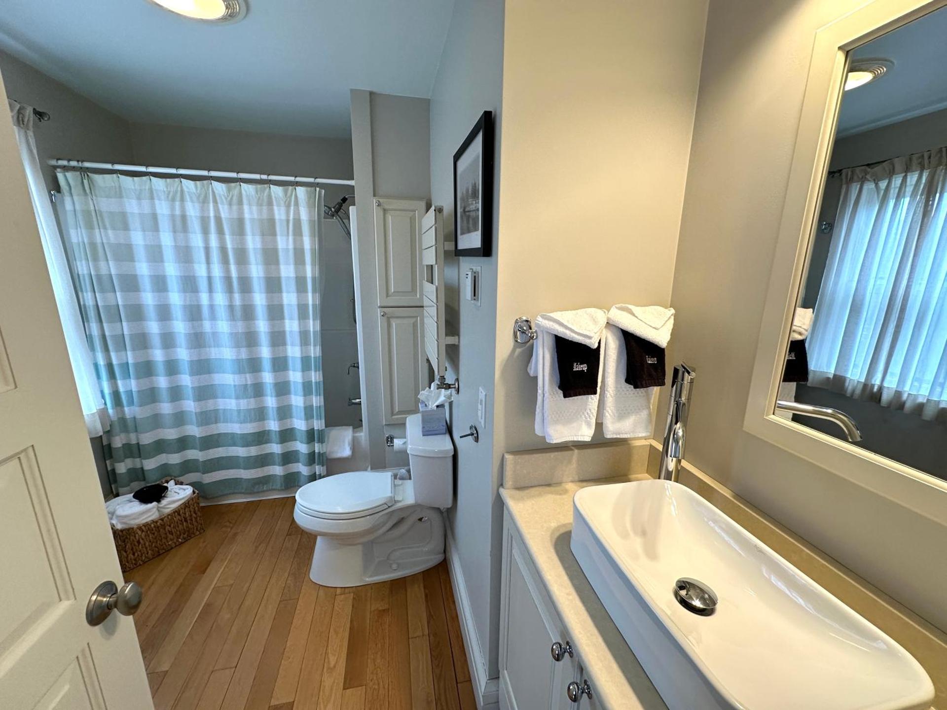 86 Dr Marcus House - Popular Broadway Area