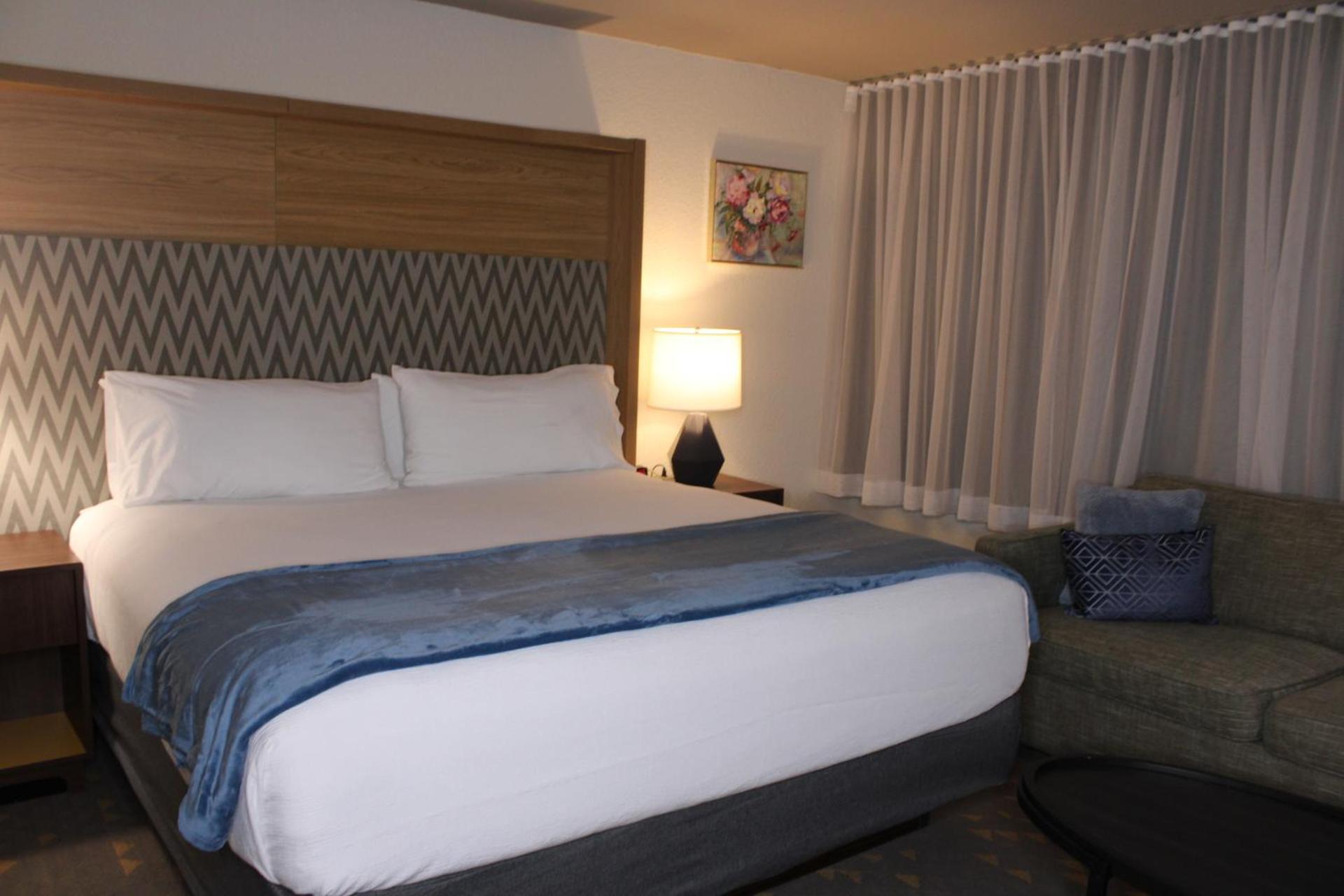 Wyndham Flint MI Grand Blanc Bishop Airport Conference Ct