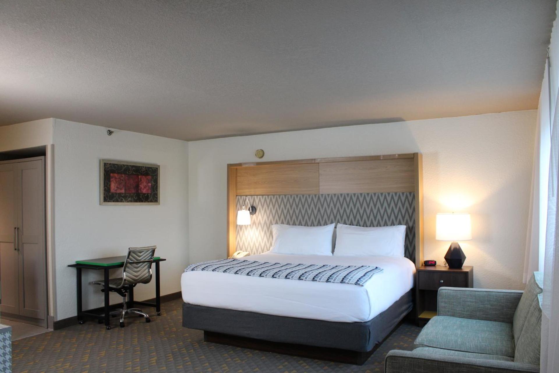 Wyndham Flint MI Grand Blanc Bishop Airport Conference Ct