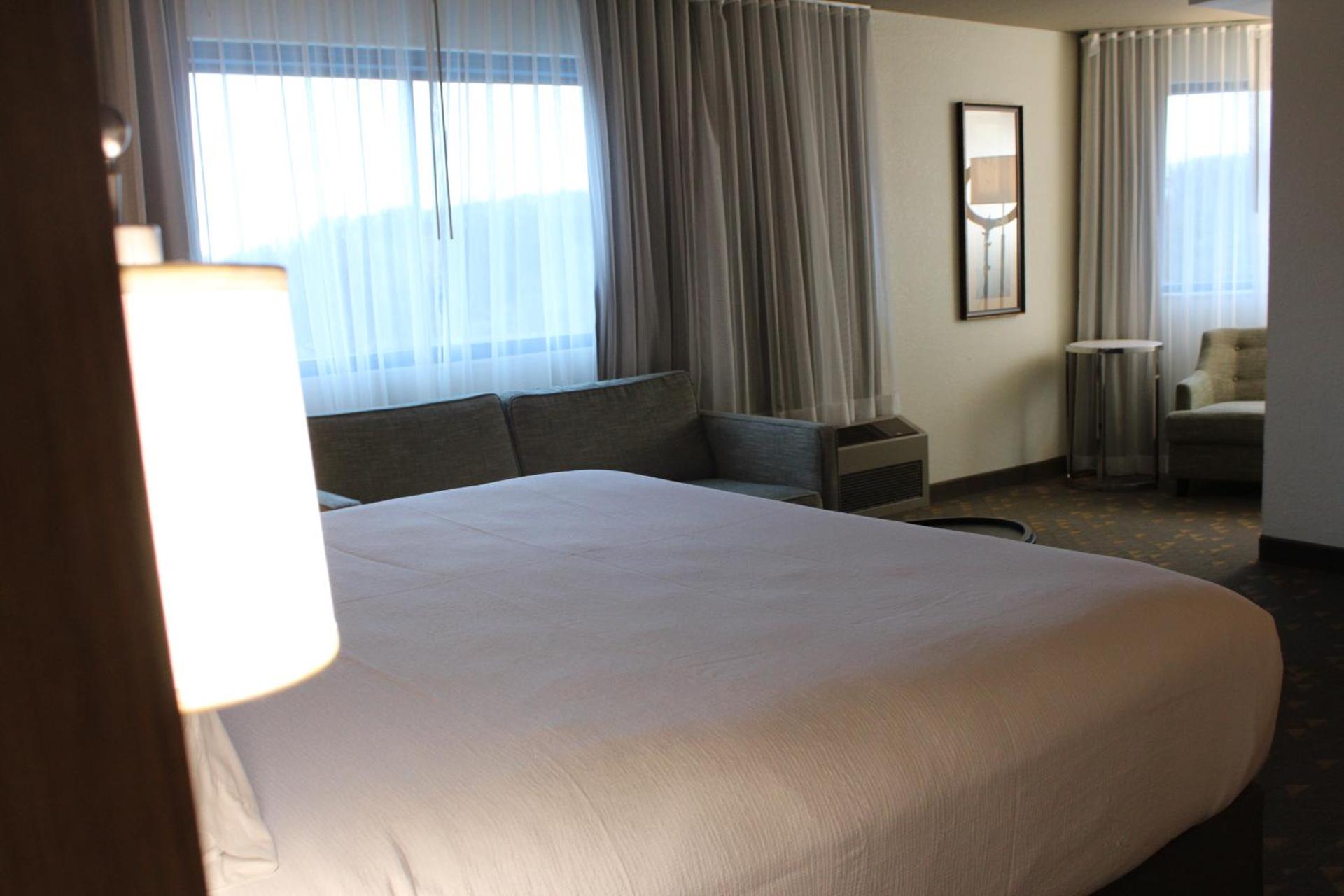 Wyndham Flint MI Grand Blanc Bishop Airport Conference Ct