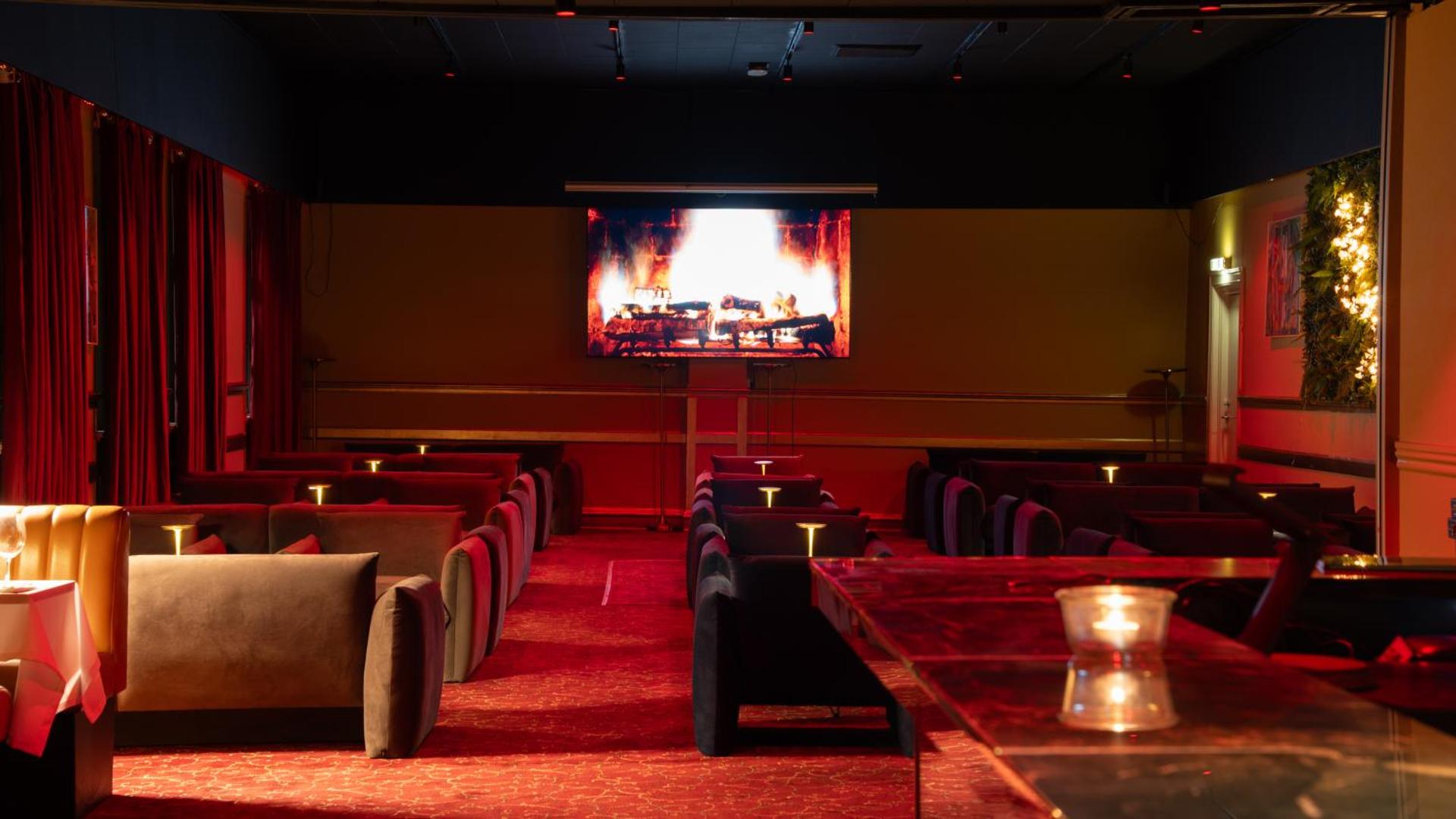 Communal lounge/ TV room