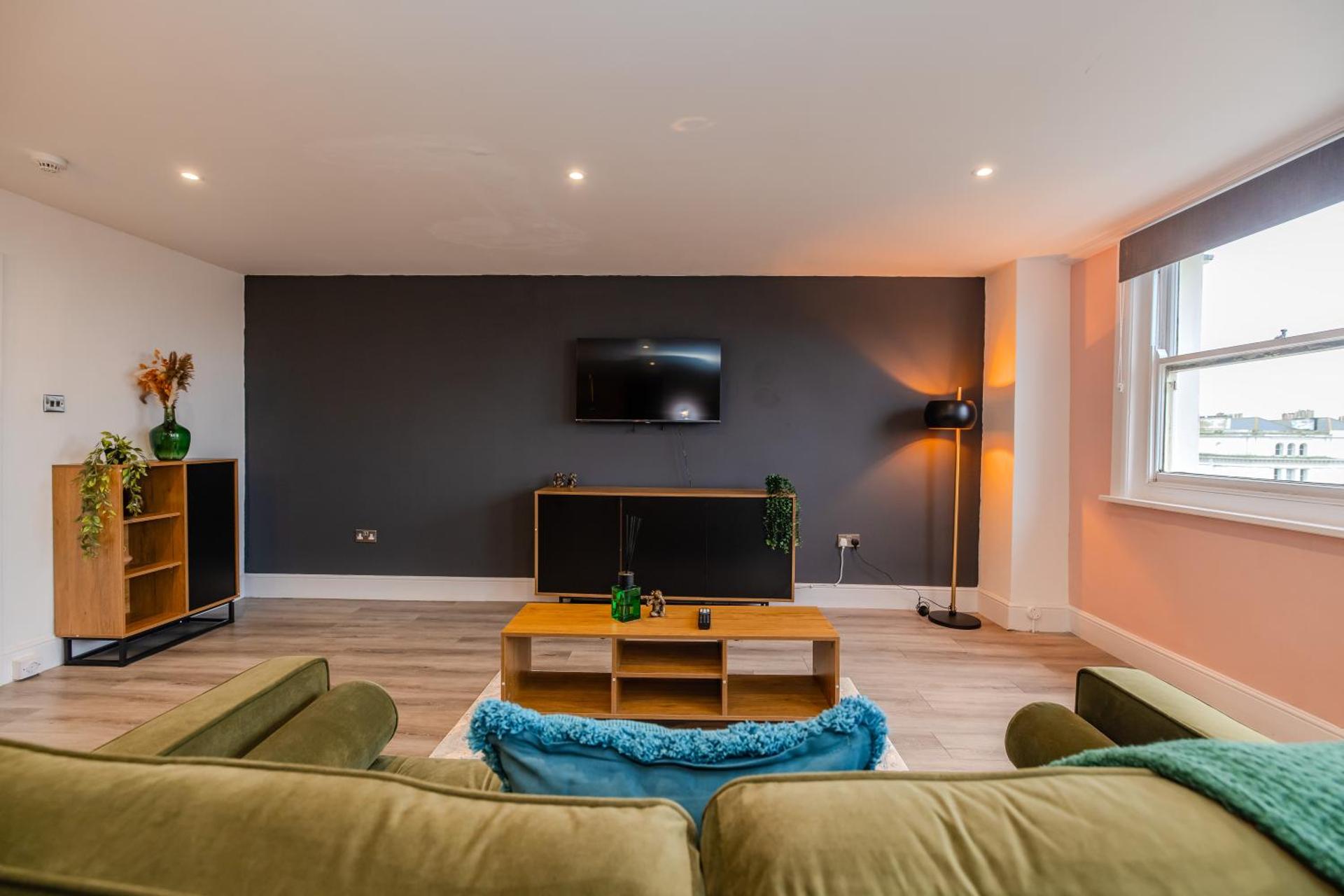 Prefect 2 Bedroom Flat with Seaview and Free Parking