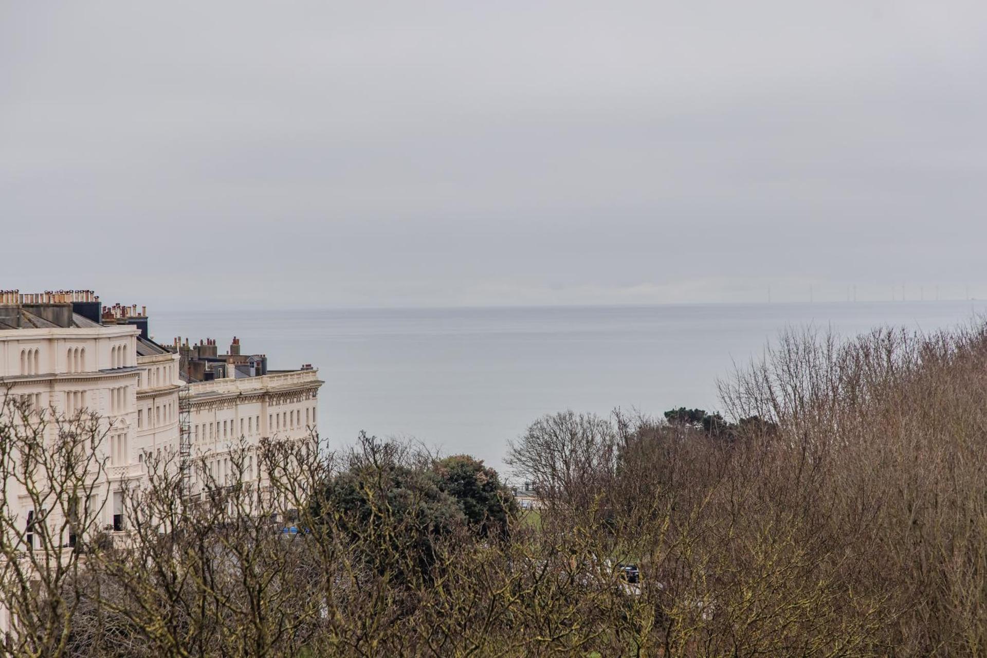 Prefect 2 Bedroom Flat with Seaview and Free Parking