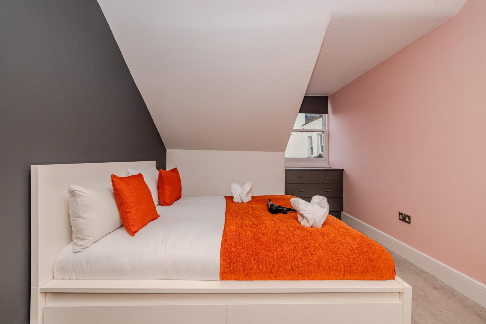 Prefect 2 Bedroom Flat with Seaview and Free Parking