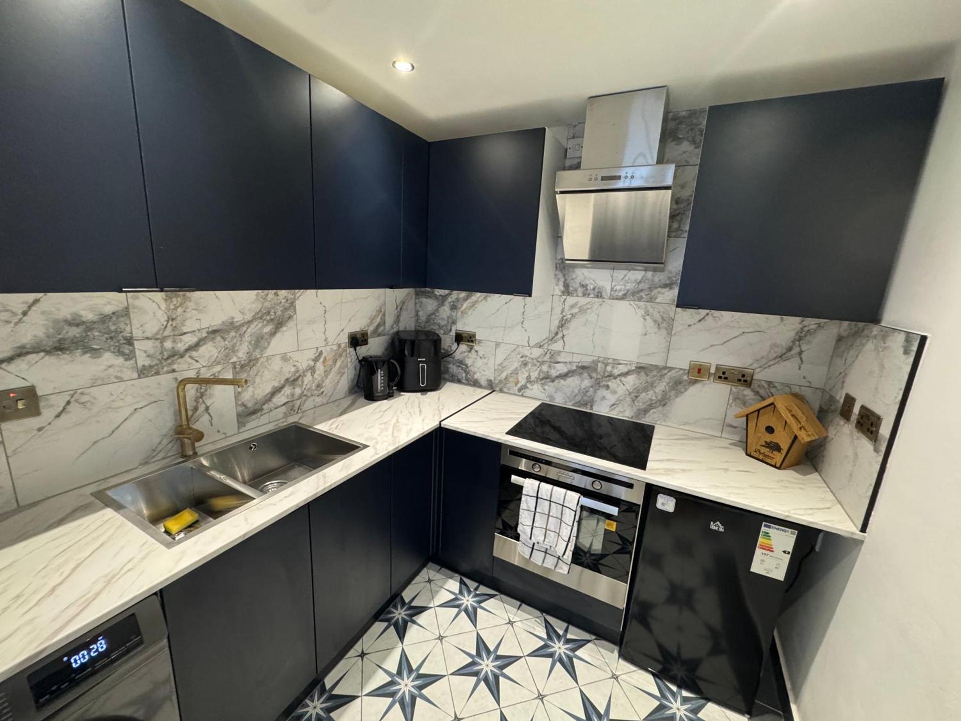 Marble blue flat, City of Gloucester