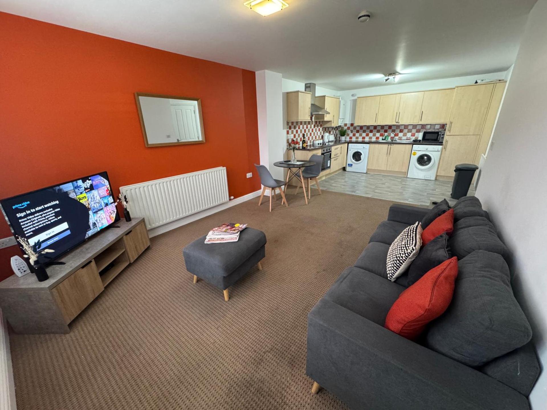 Curwen Apartment - 2 Bedrooms - Sleeps 6