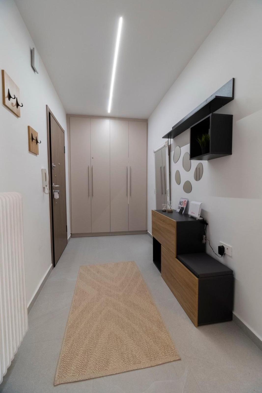 Minimal Trikala Escape