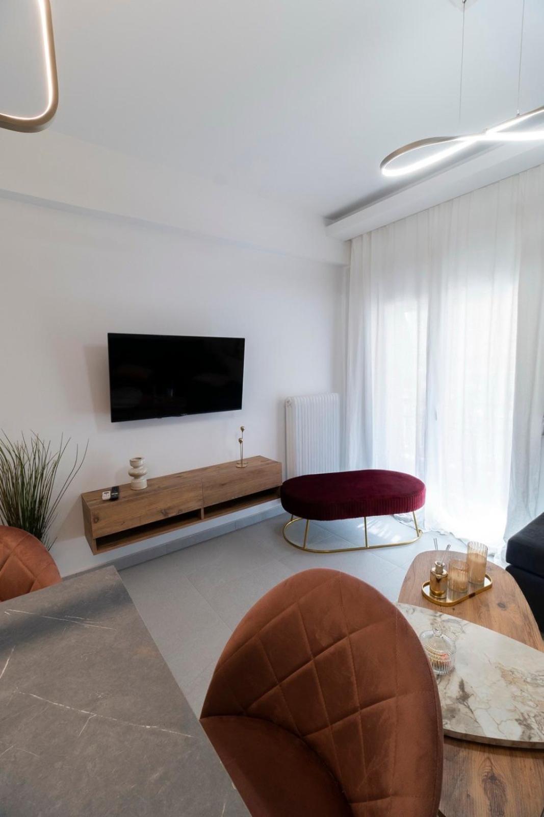 Minimal Trikala Escape