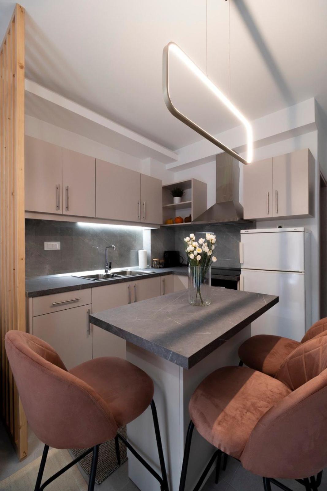 Minimal Trikala Escape