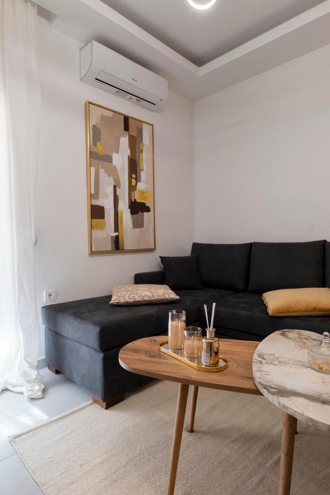 Minimal Trikala Escape