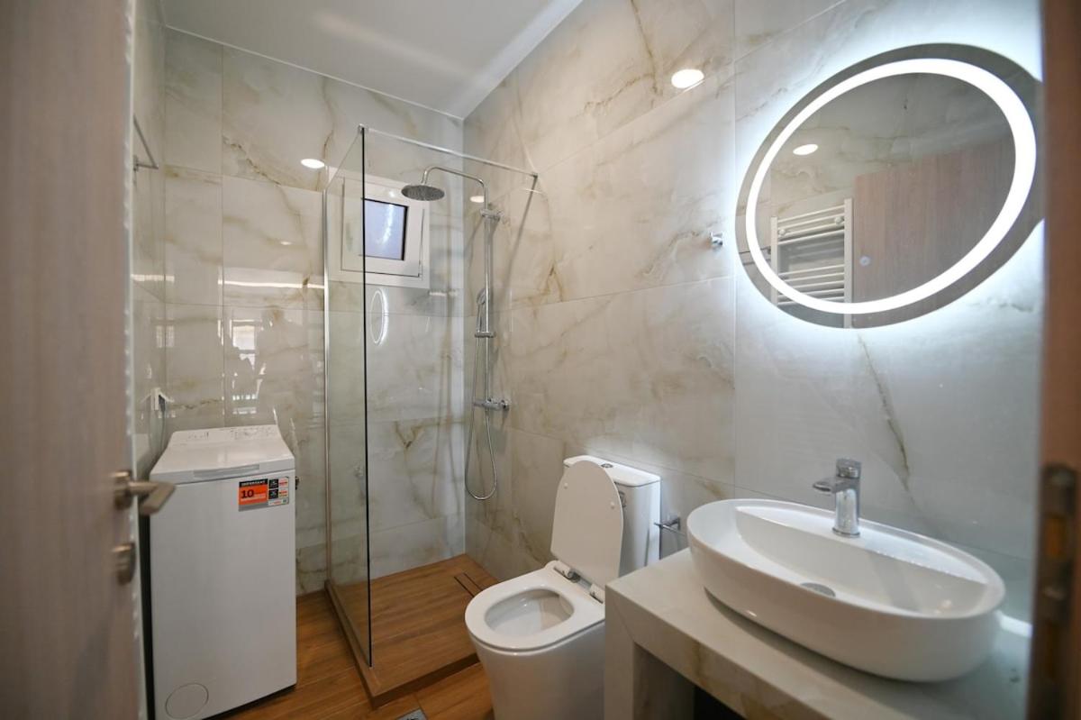 Minimal Trikala Escape