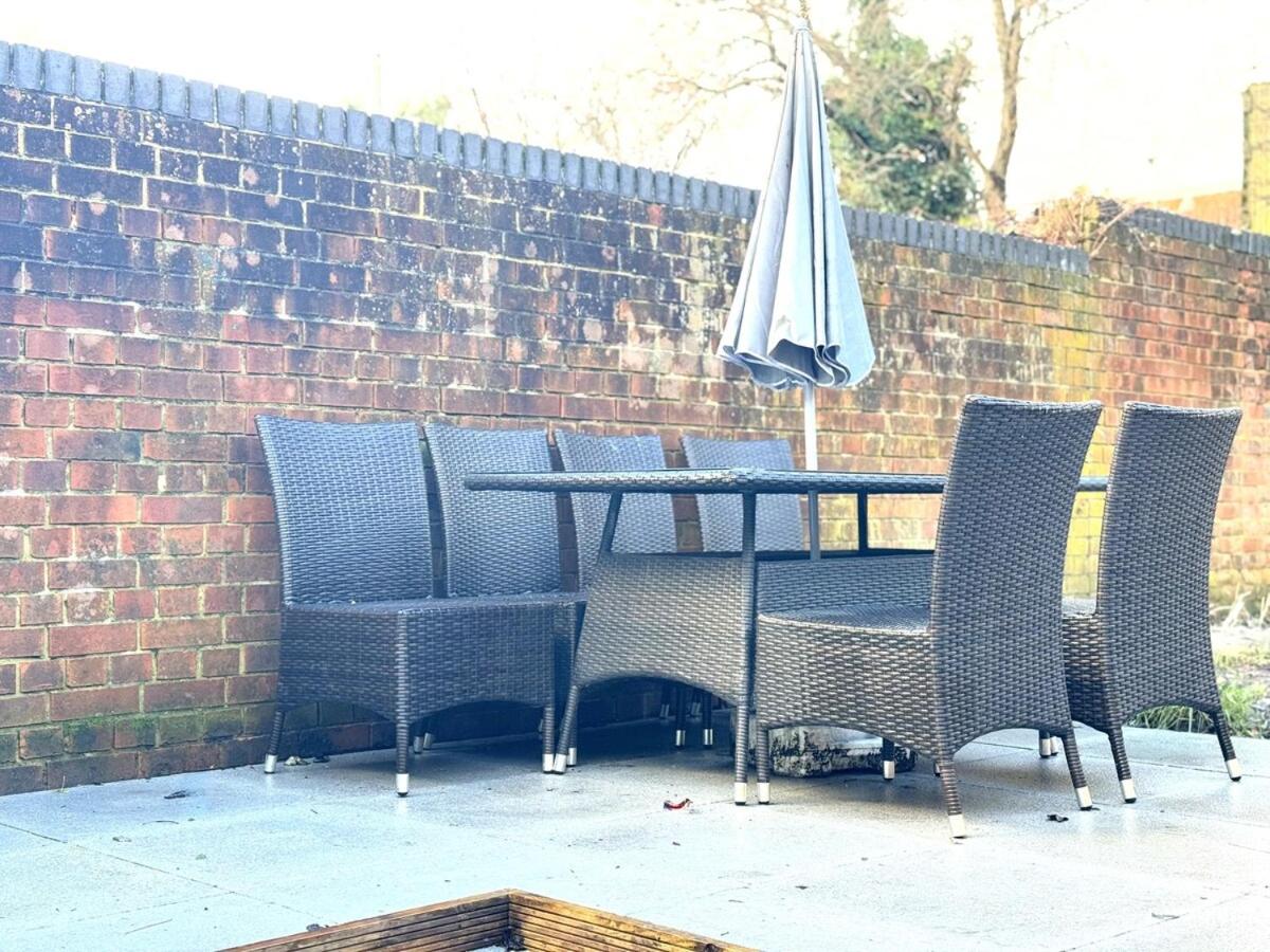 New Southampton Central House - Parking, 6 Beds, Sleeps 9 - City Centre l Cruise Terminal l Great for Contractors, Friends & Families