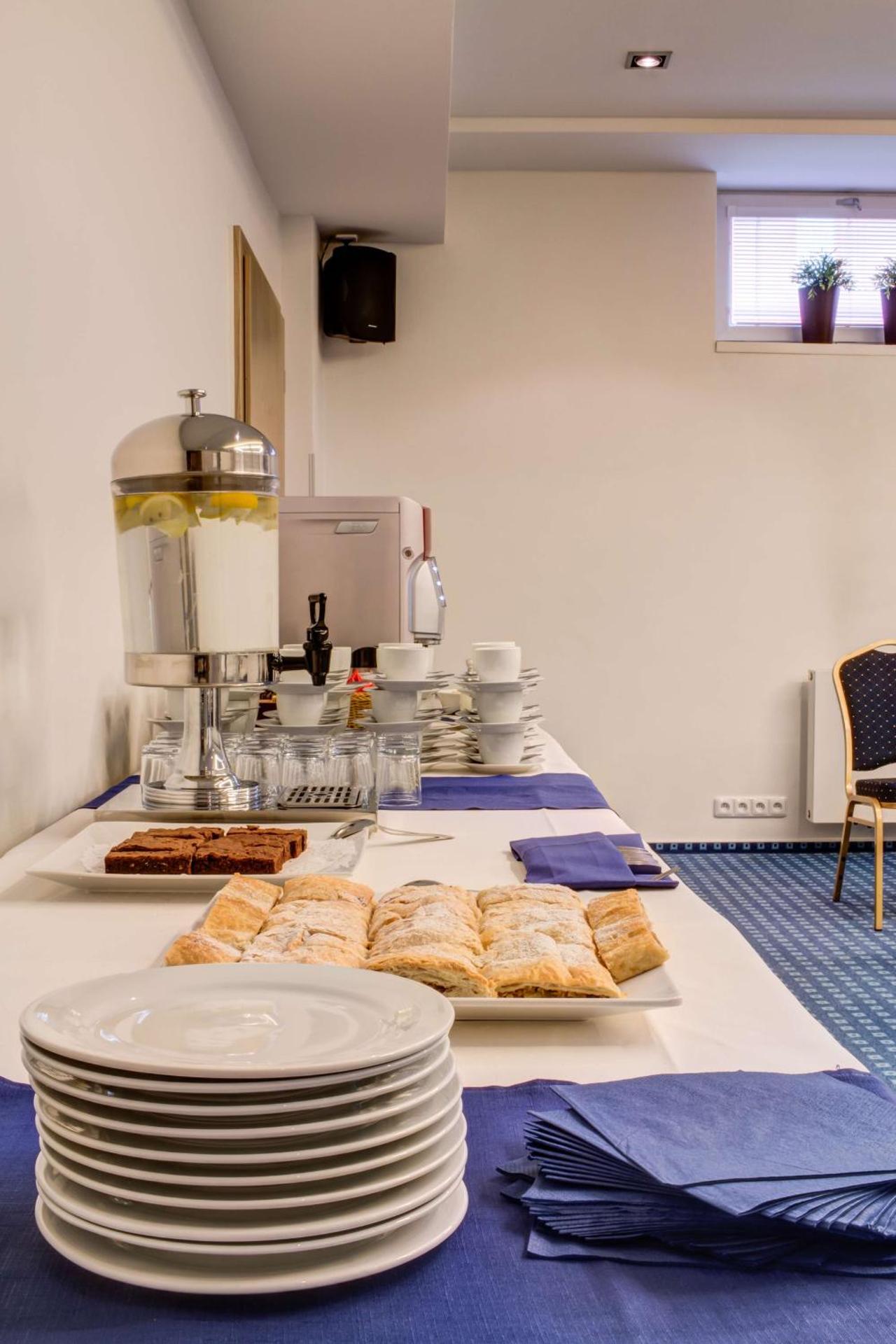 Meeting/conference room