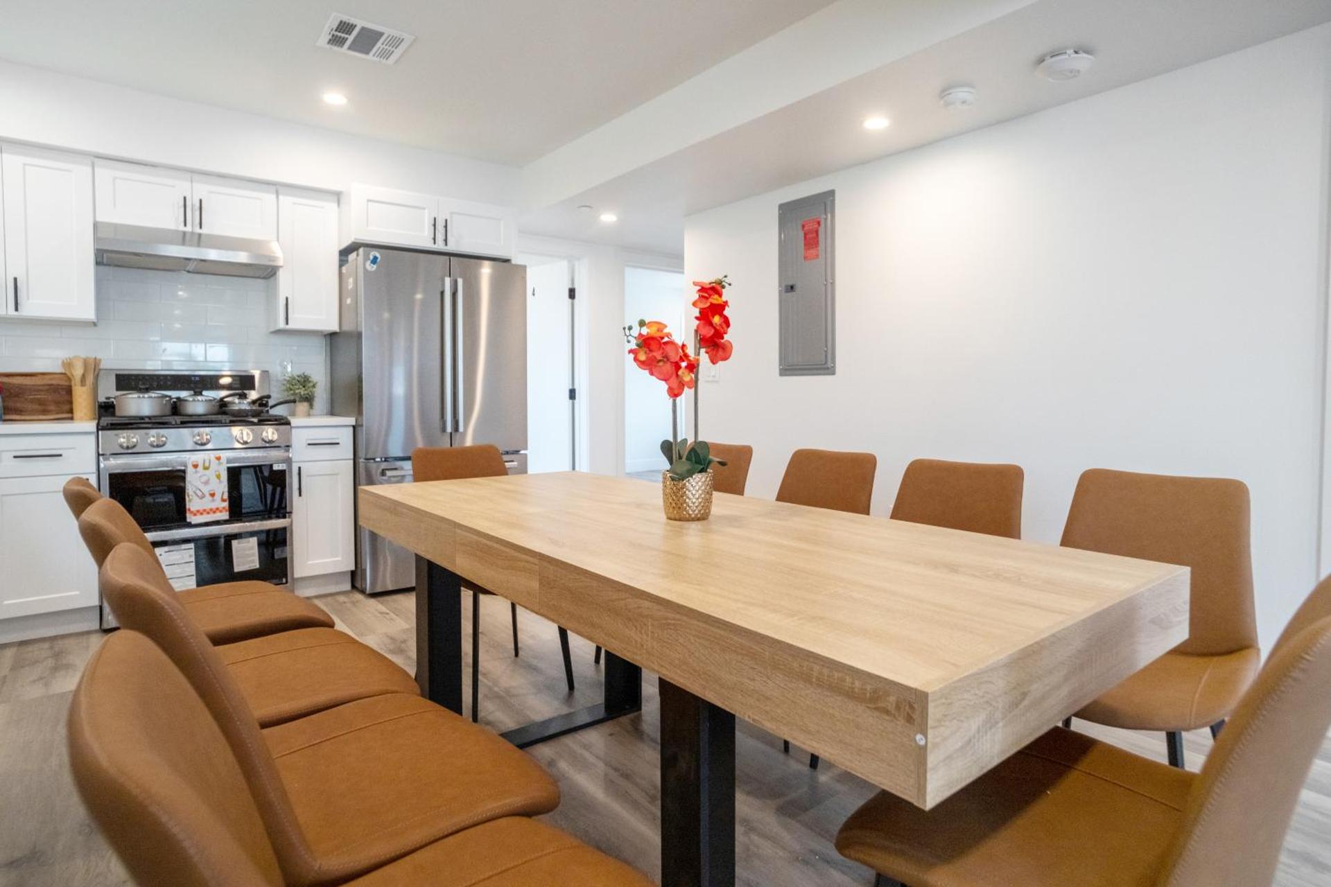 Urban Oasis in the Heart of LA Near USC & Major Attractions