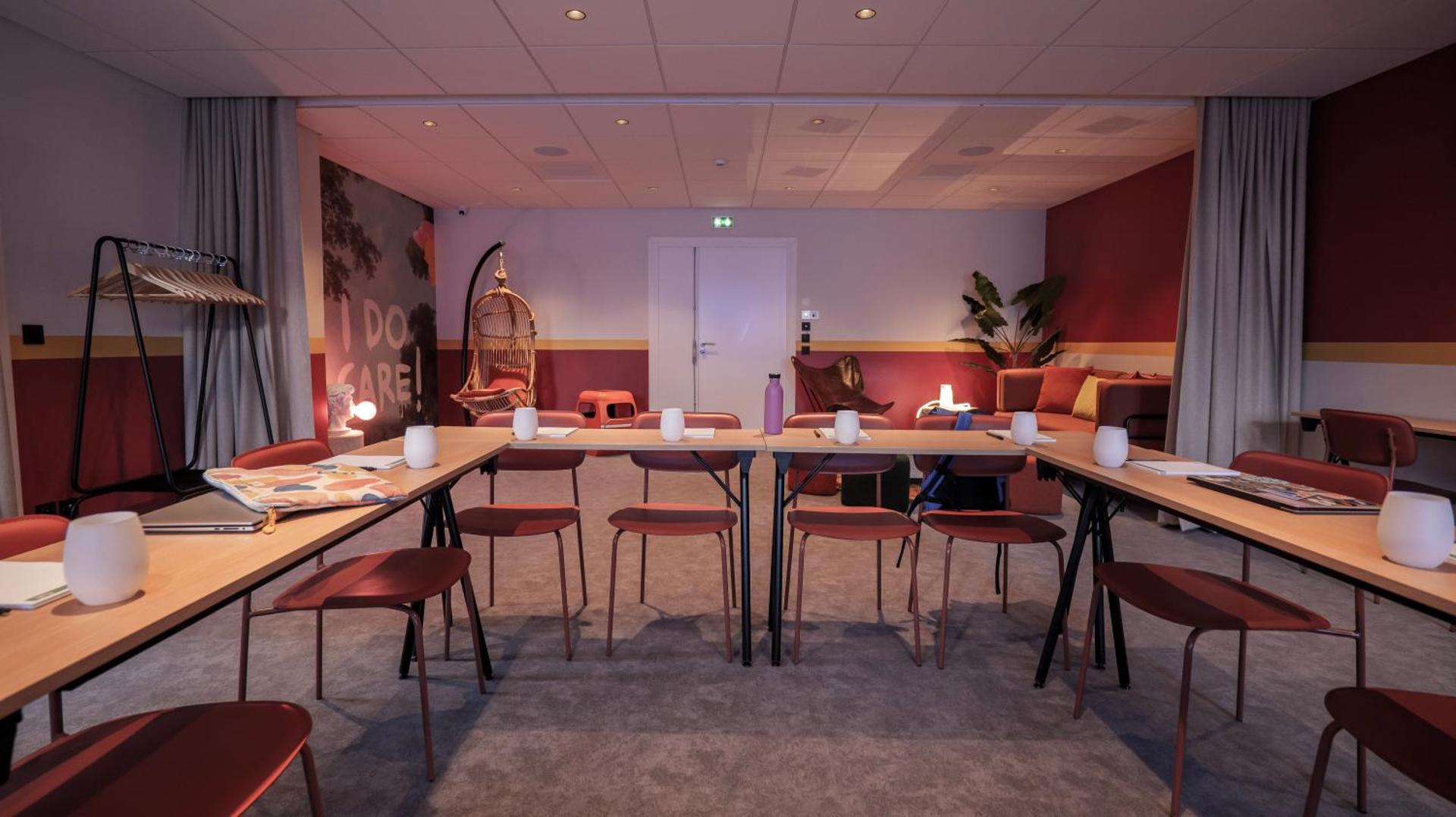 Meeting/conference room