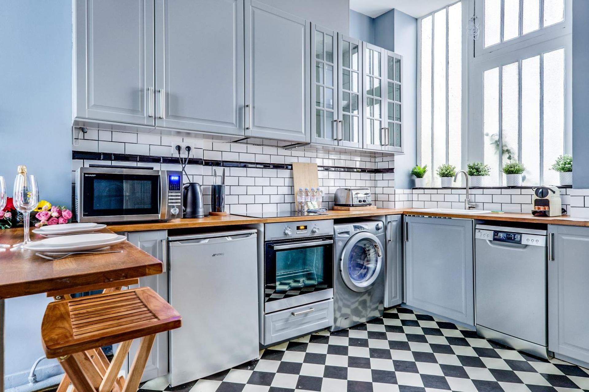 Kitchen or kitchenette