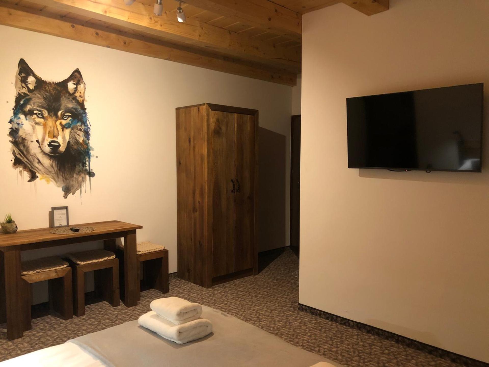 Smerek 119- Baza Przy Szlaku