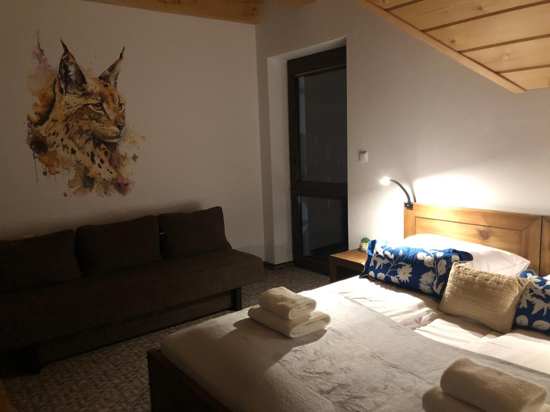 Smerek 119- Baza Przy Szlaku