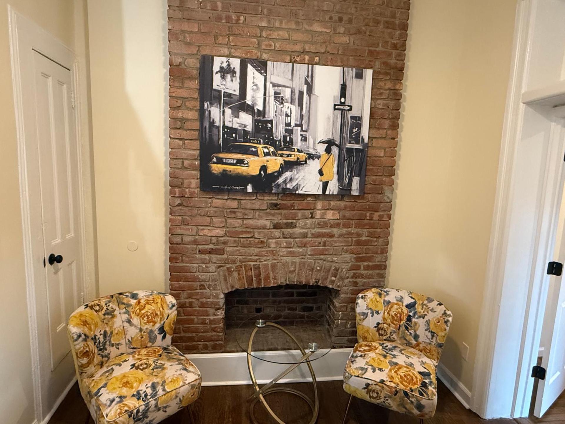 Free Parking -2BR,2Bath, 4Beds, Sleeps 6, 10 Min to NYC, 10 Min to Path