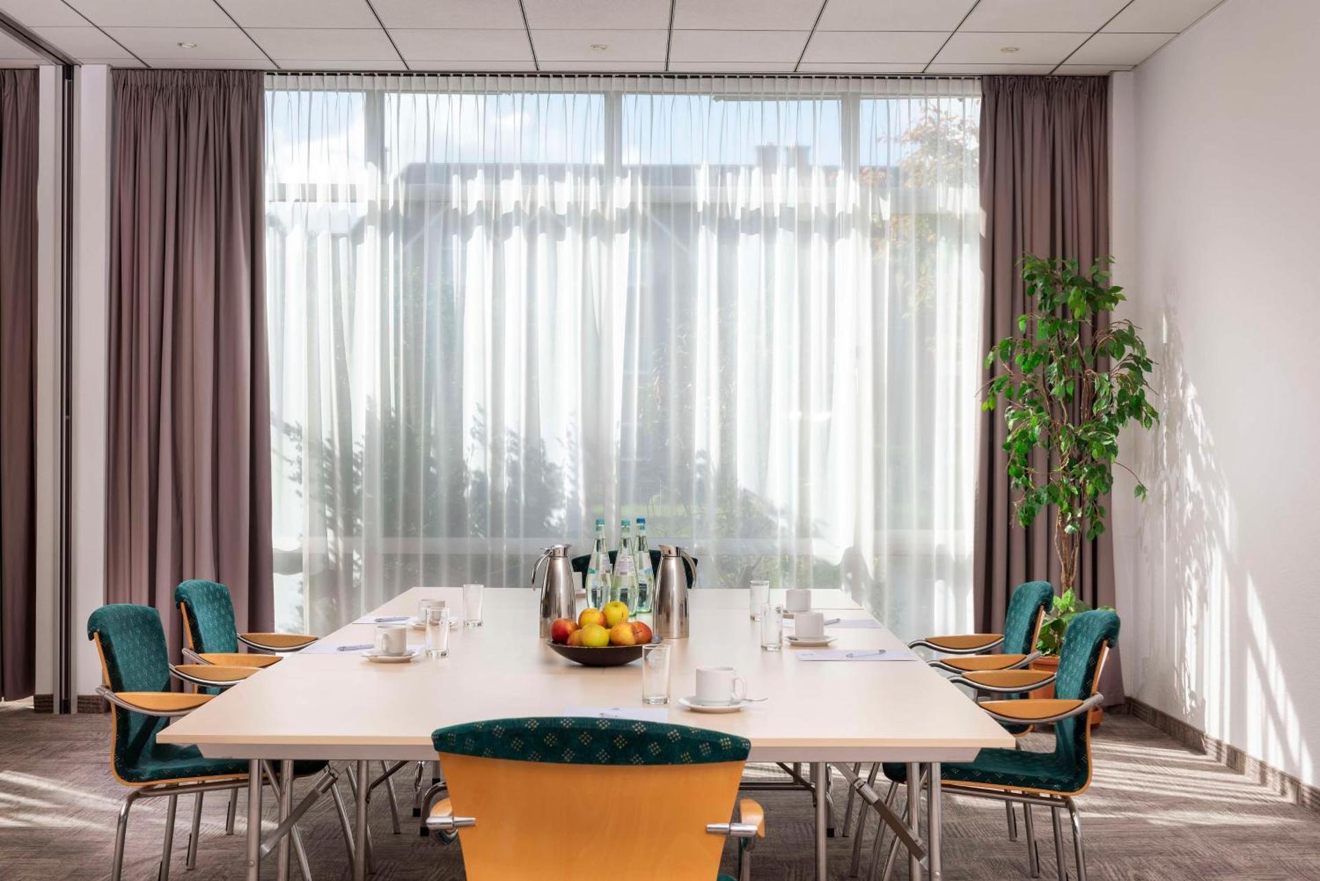 Meeting/conference room