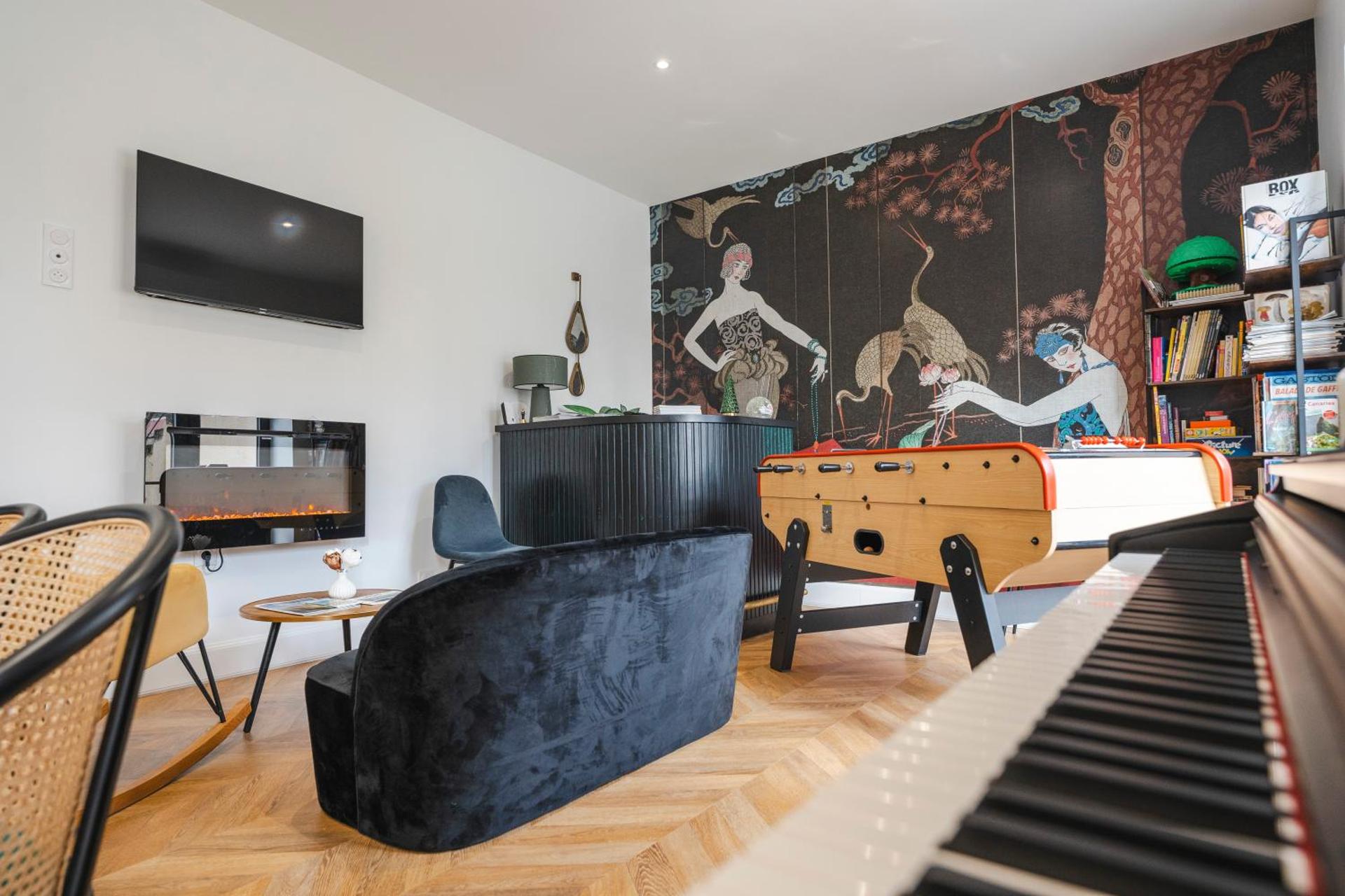 Communal lounge/ TV room