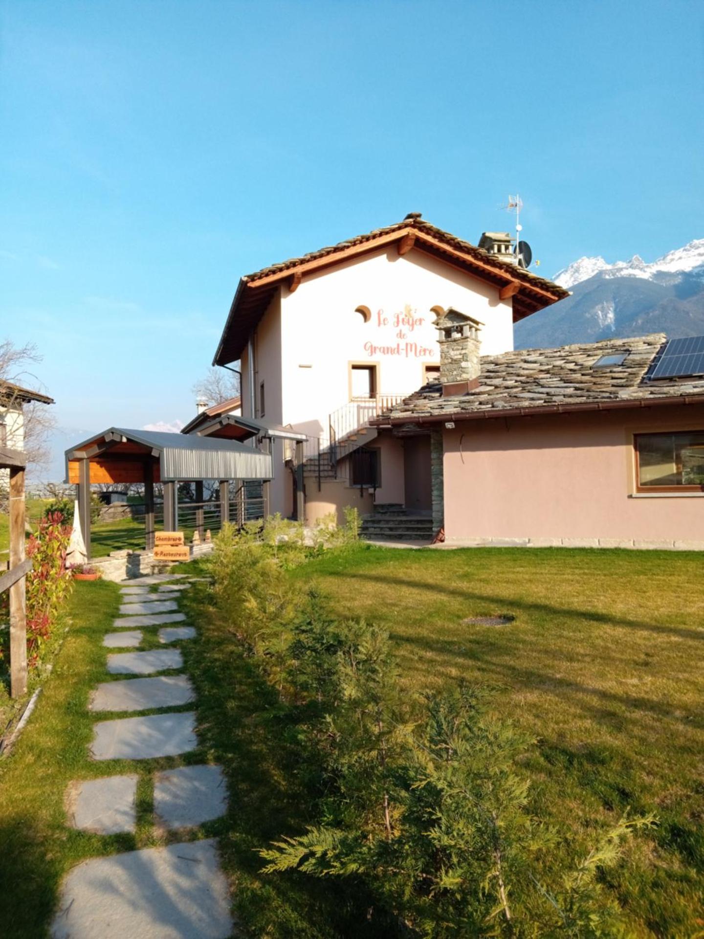 Le Foyer de Grand-mère