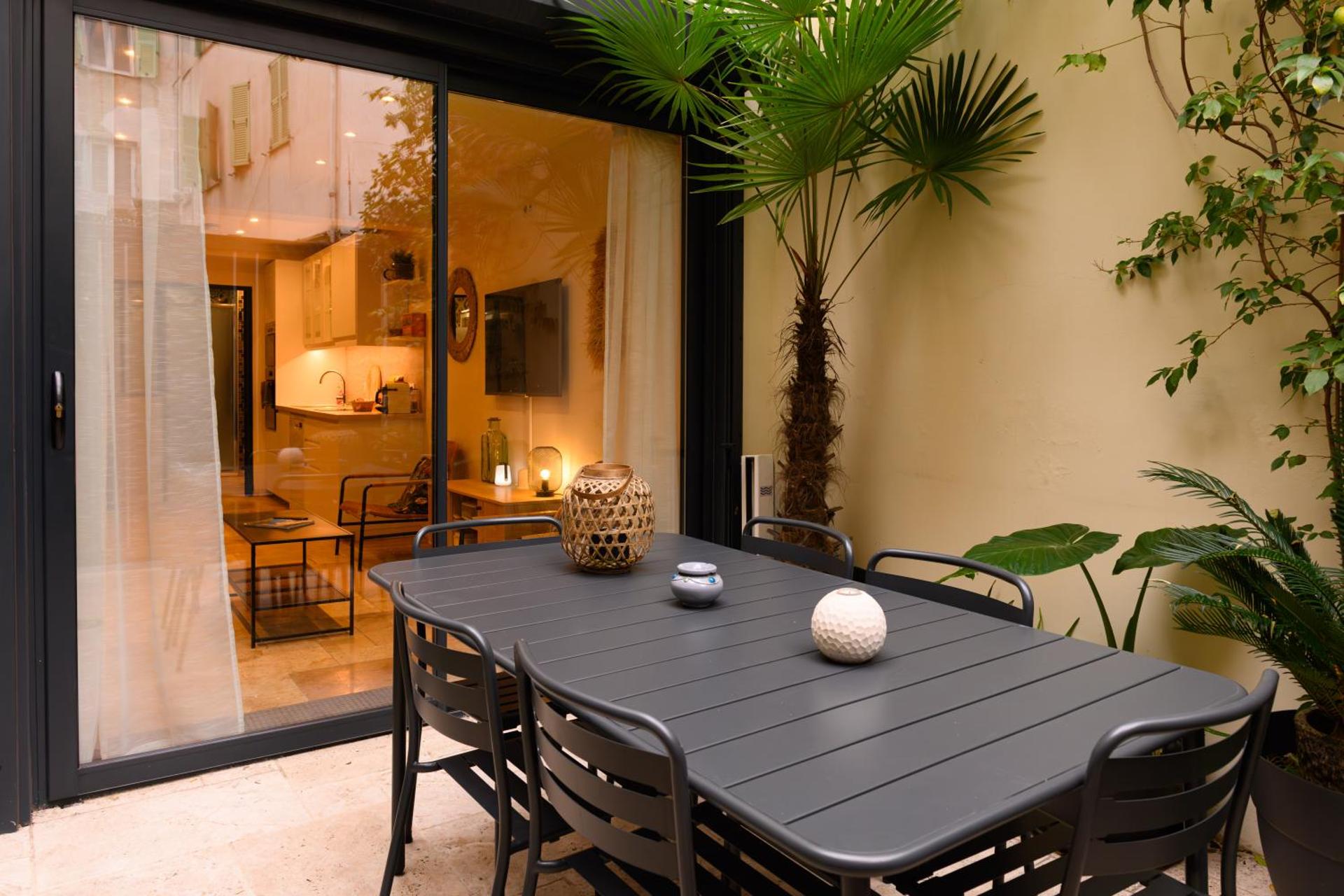 Inner courtyard view