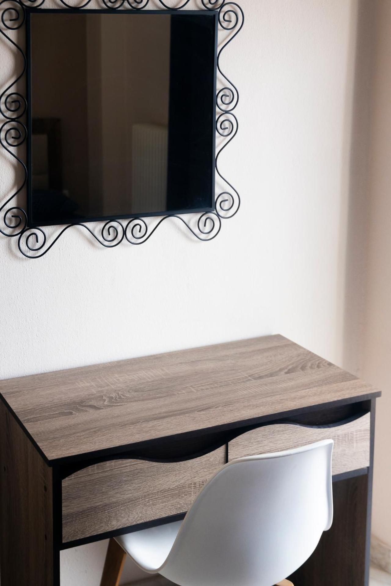 Estia Central Apt. With Parking