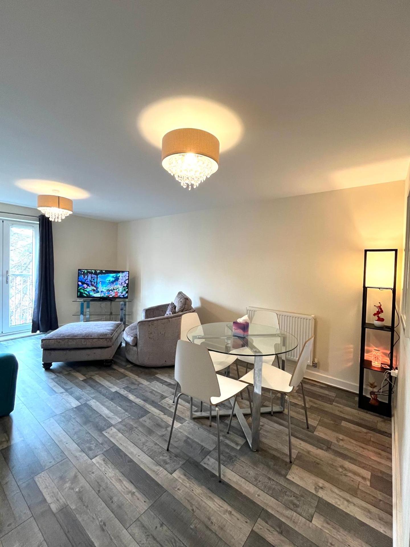 Spacious two bedrooms apartment for business and holiday