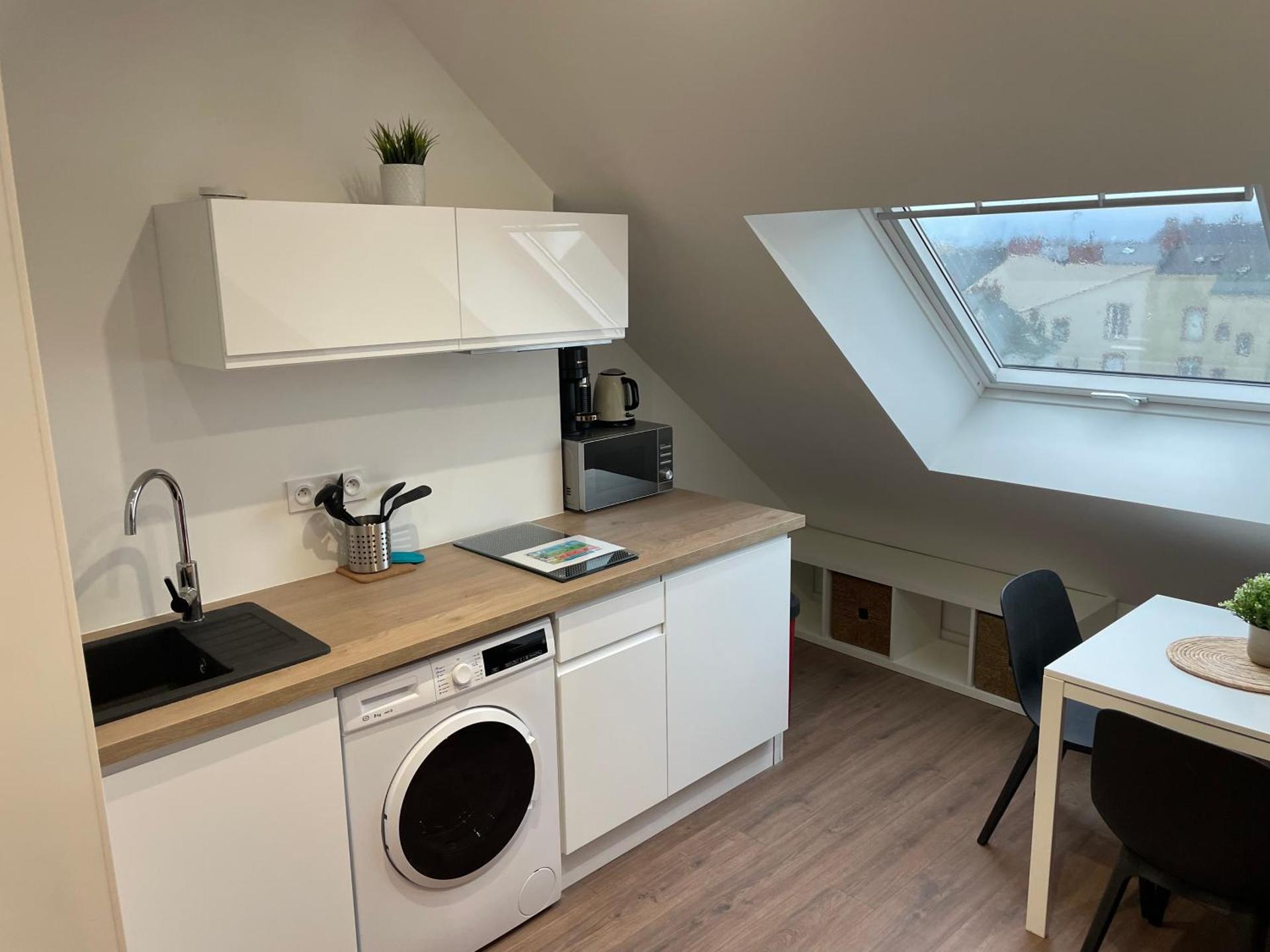 Kitchen or kitchenette