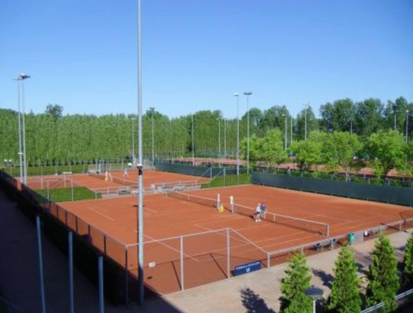 NOVA Houseboat DELUXE Free Bikes