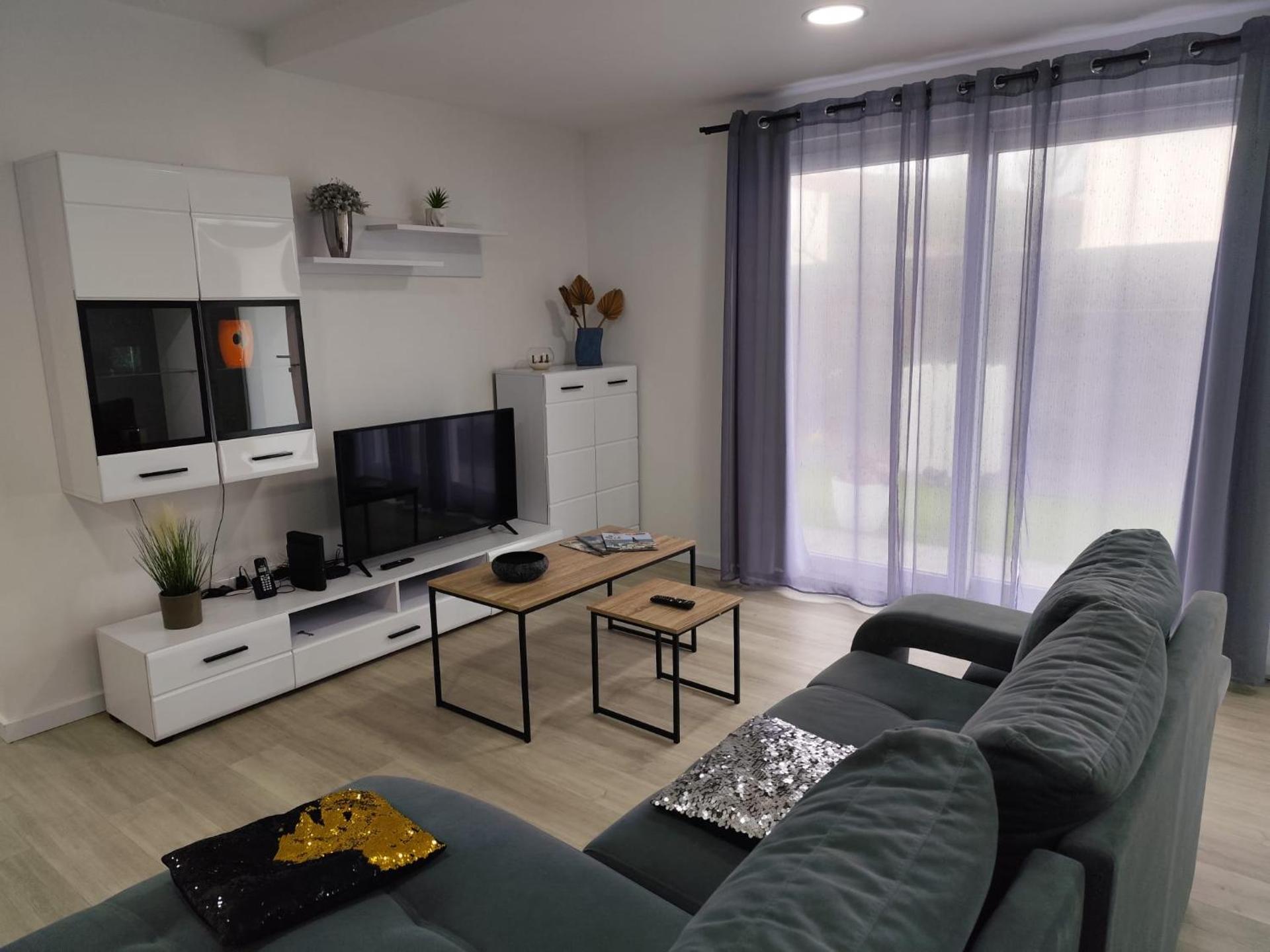 Communal lounge/ TV room