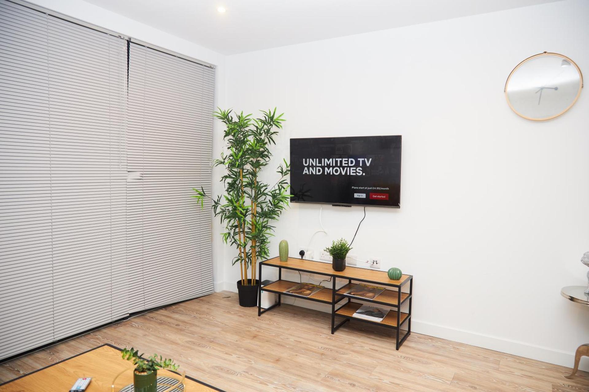 Communal lounge/ TV room