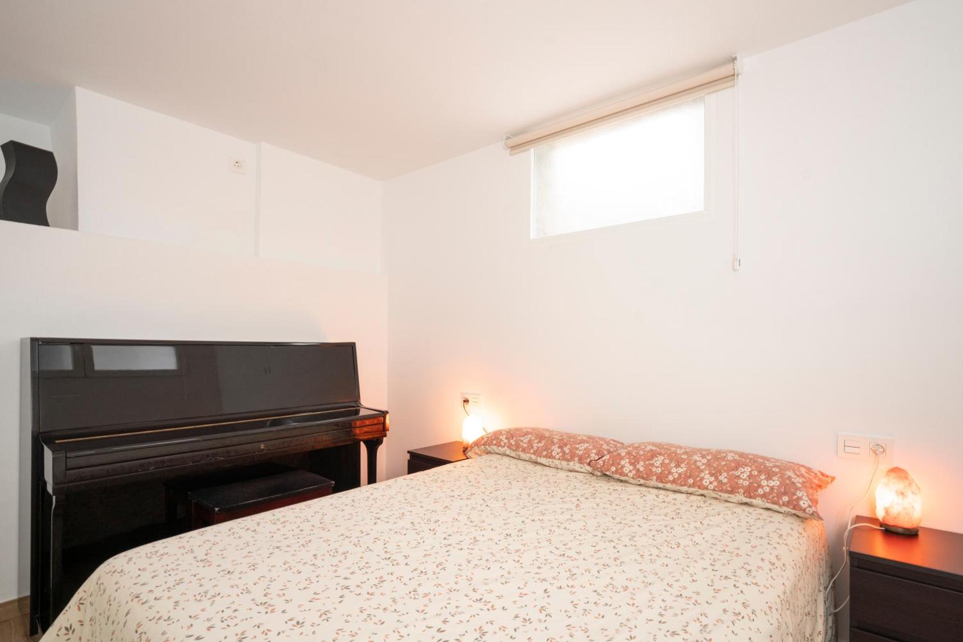 Alquibla relax y armonía con piscina junto a restaurantes y supermercados