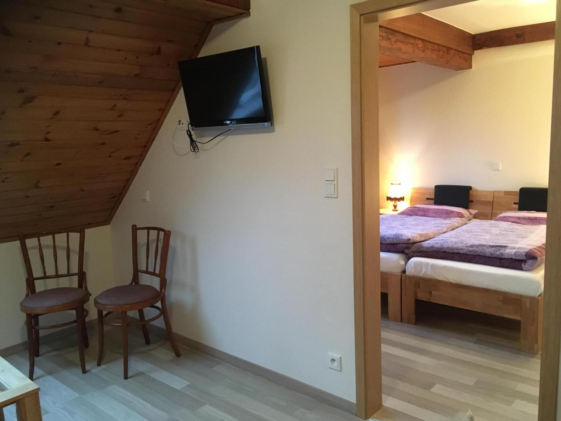 Communal lounge/ TV room