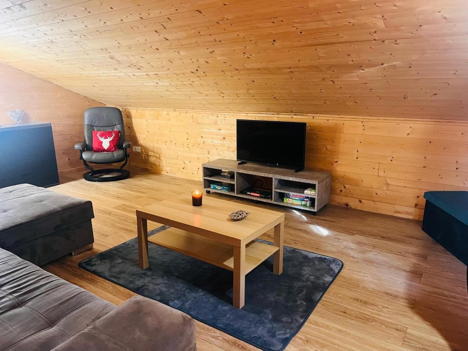 Communal lounge/ TV room