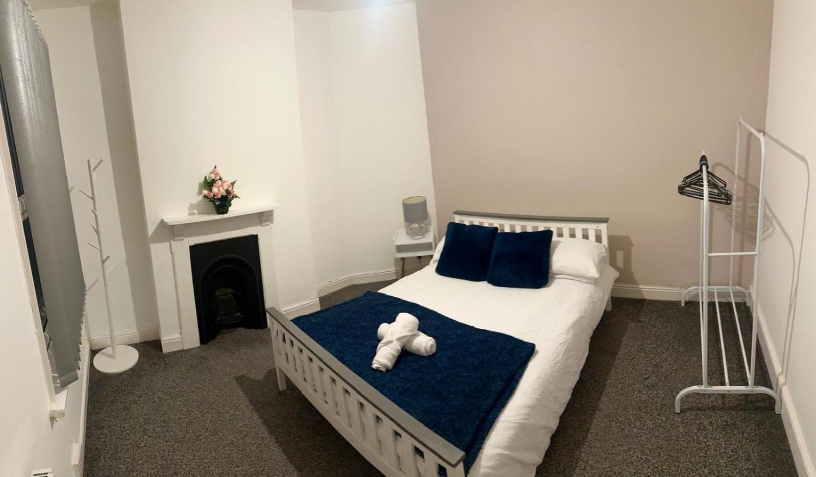 Modern Spacious 2 Bedroom Apt